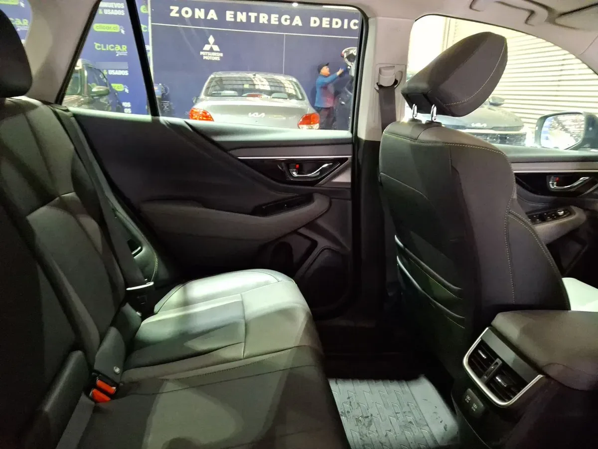 Subaru Outback 2.5i Field Edition Awd Cvt At 5p año 2023