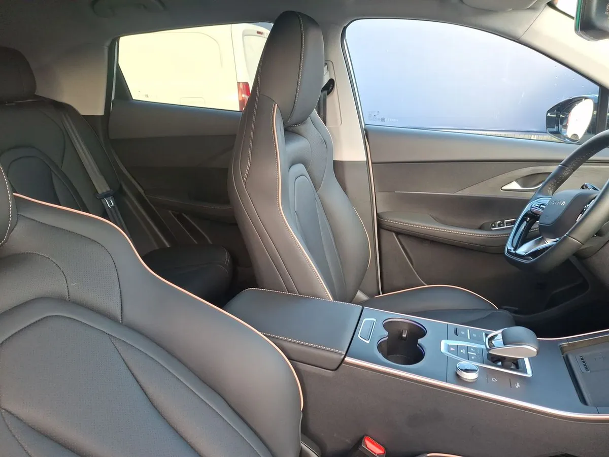 Omoda C5 1.6t Prestige 4x2 Dct At 5p año 2026