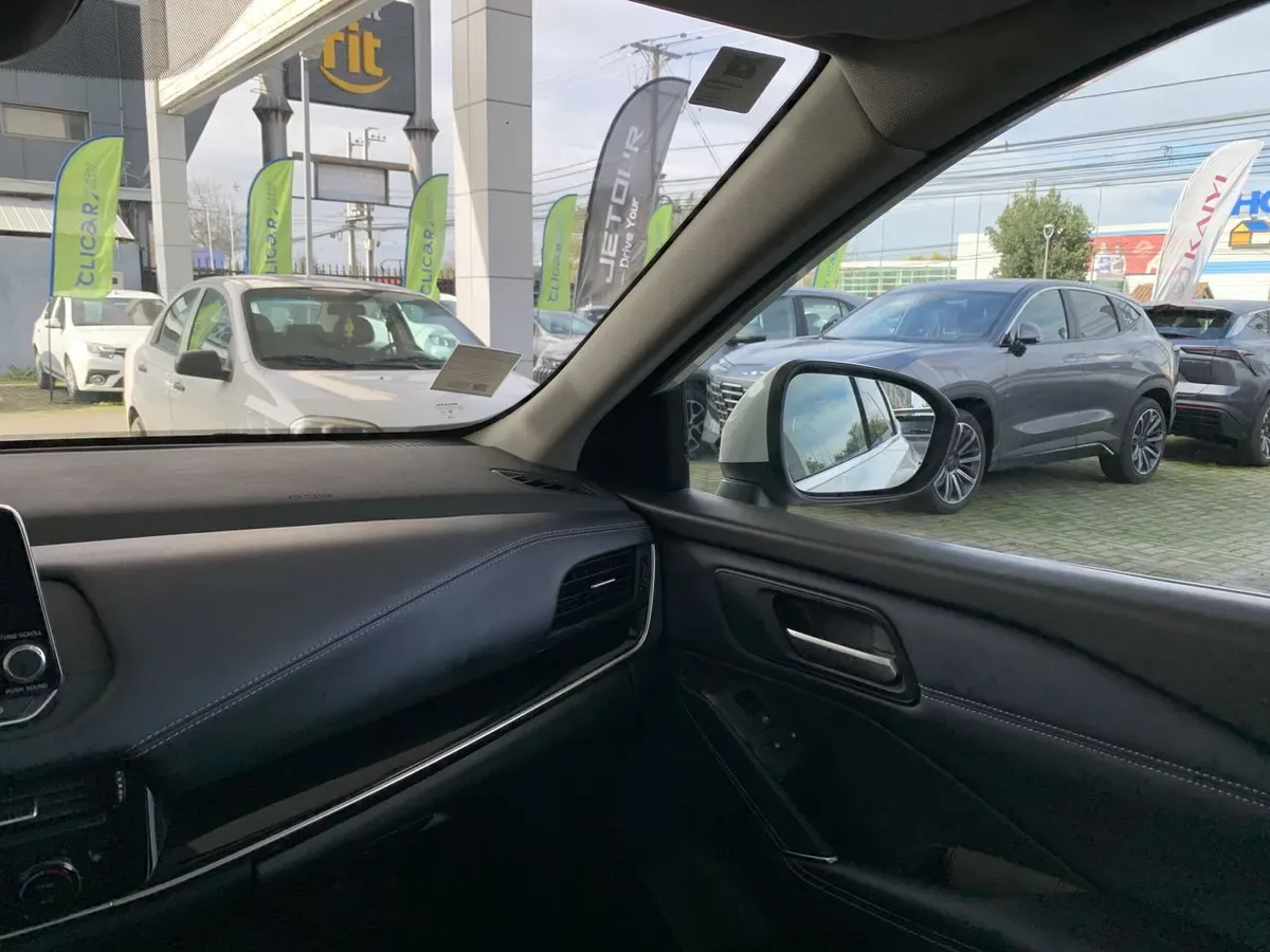 Nissan Qashqai 1.3t Advance 2wd Cvt At 5p año 2025