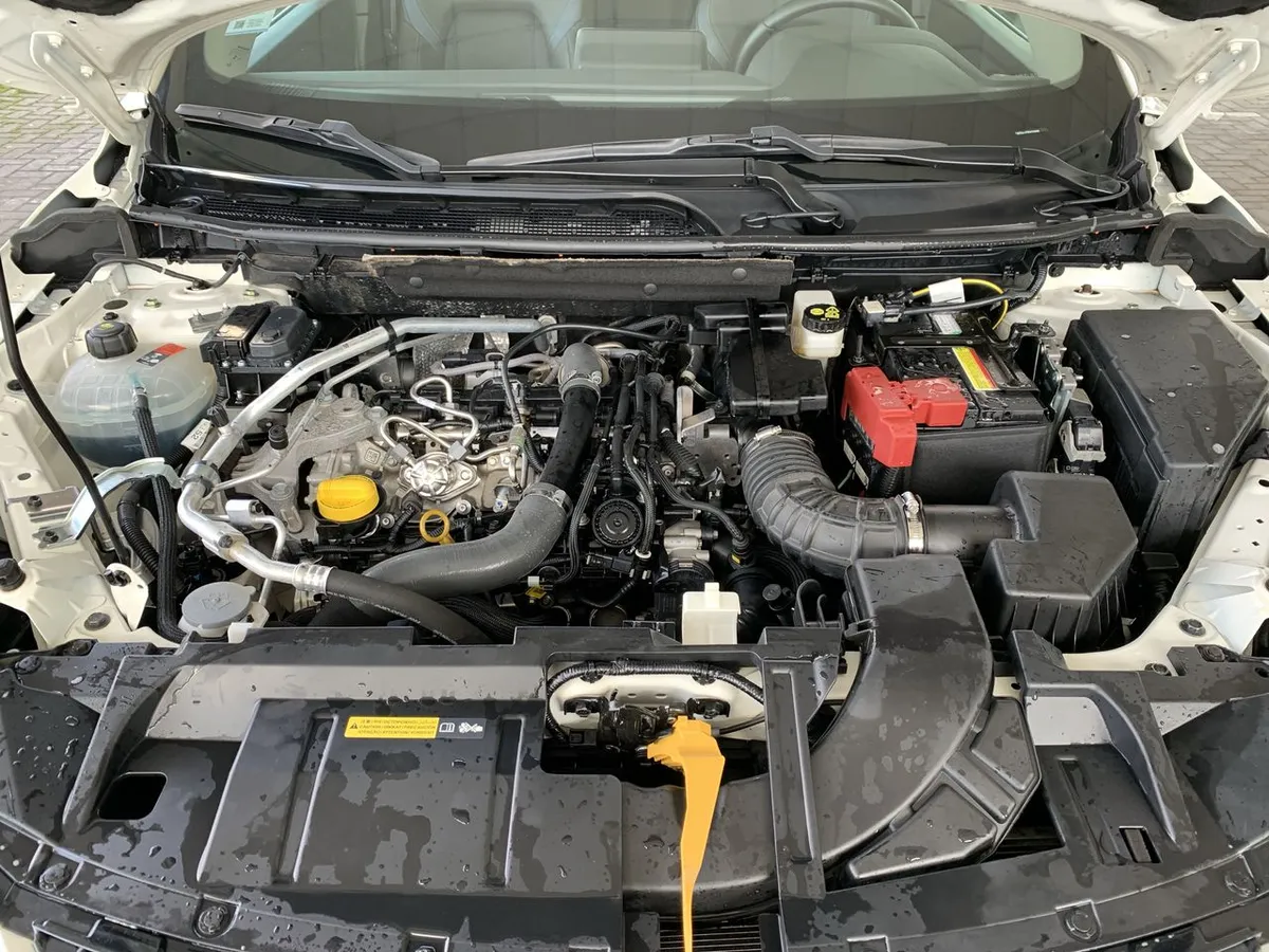 Nissan Qashqai 1.3t Advance 2wd Cvt At 5p año 2025