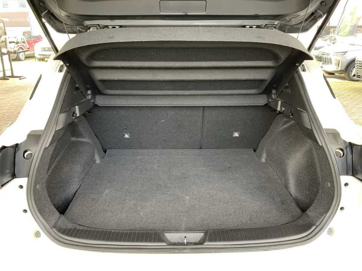 Nissan Qashqai 1.3t Advance 2wd Cvt At 5p año 2025