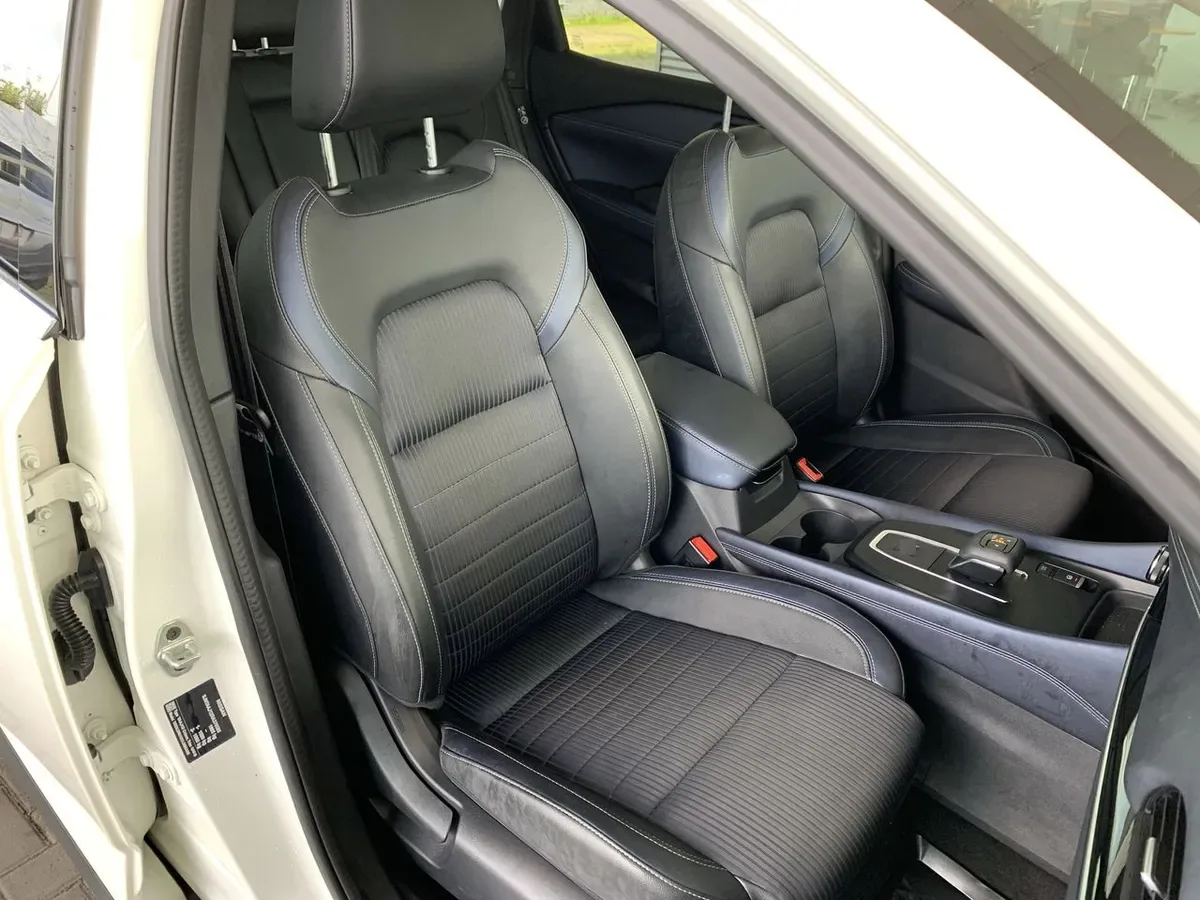 Nissan Qashqai 1.3t Advance 2wd Cvt At 5p año 2025