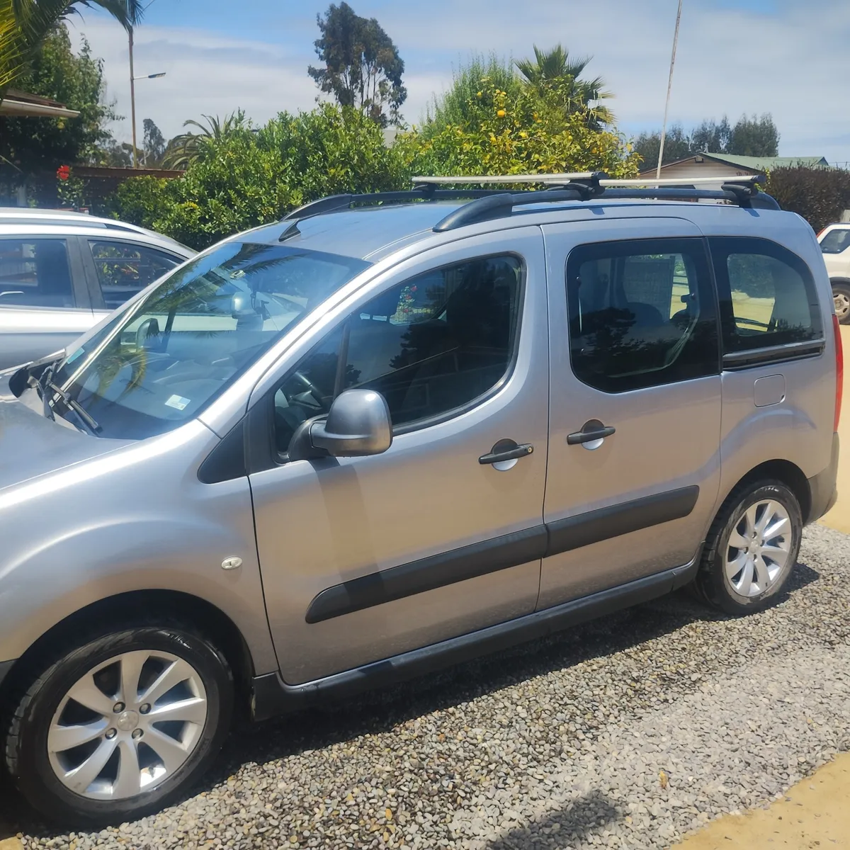 PEUGEOT TEPEE 1.6 Mi-Vie Allure Hdi 92hp 7p Mt Diesel año 2017