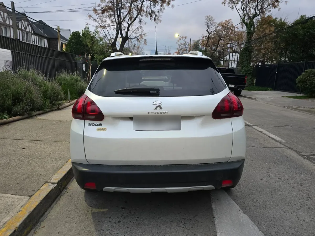 PEUGEOT 2008 1.5 Gt-Line Bluehdi 130 At Diesel año 2020