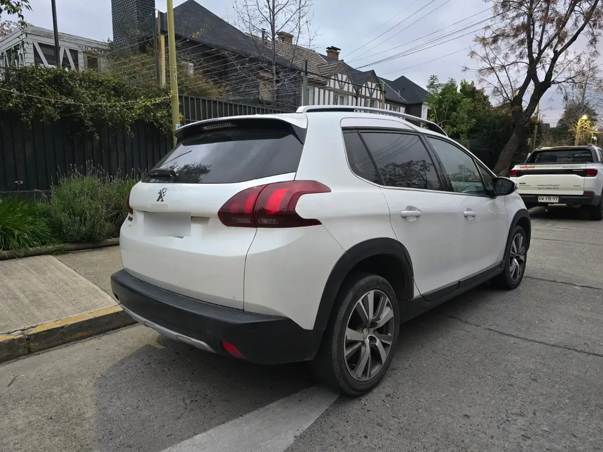 PEUGEOT 2008 1.5 Gt-Line Bluehdi 130 At Diesel año 2020