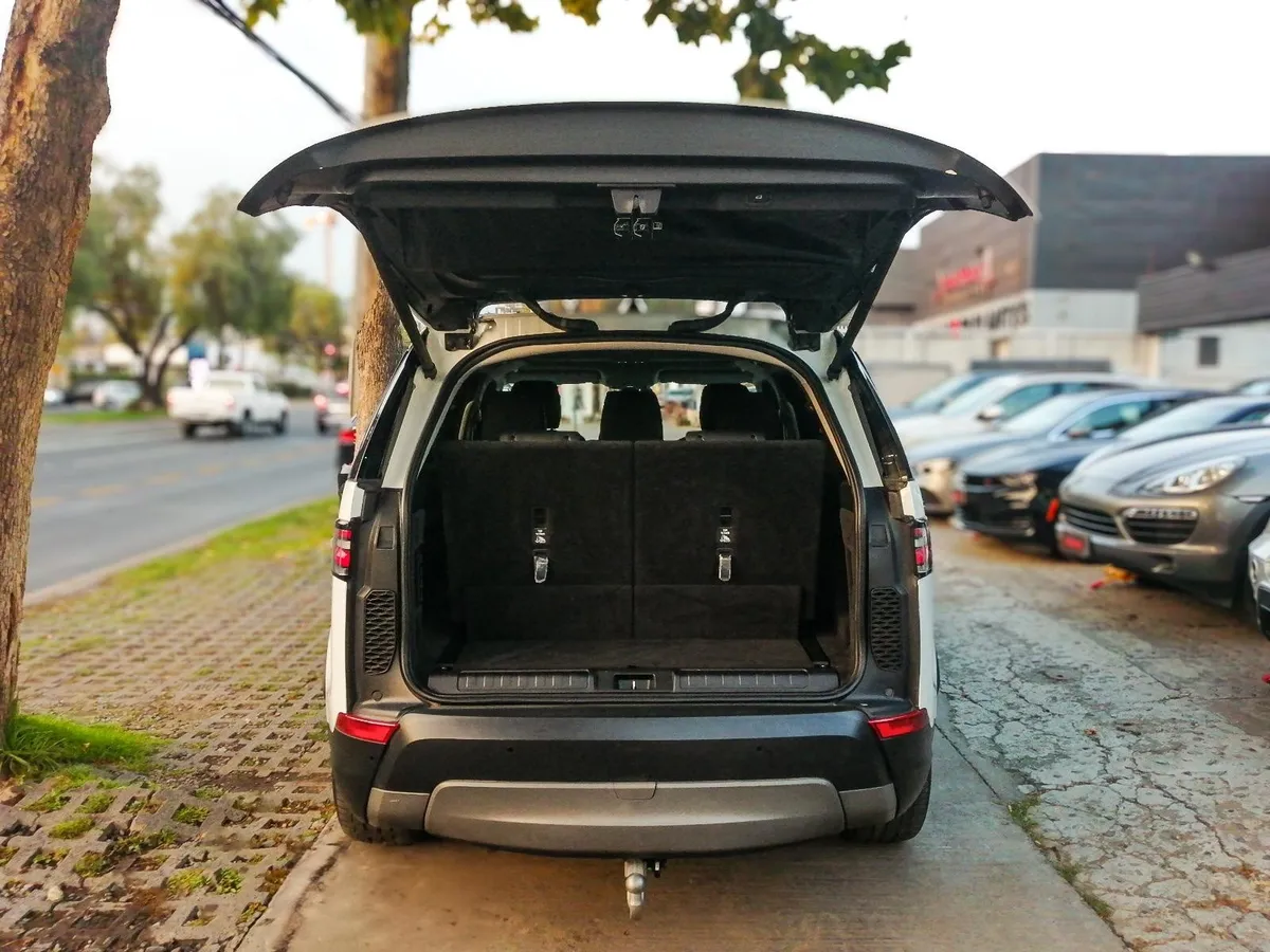 LAND ROVER DISCOVERY 3.0 V6 D Se At 4x4 Diesel año 2020