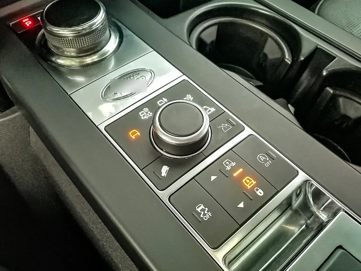 LAND ROVER DISCOVERY 3.0 V6 D Se At 4x4 Diesel año 2020