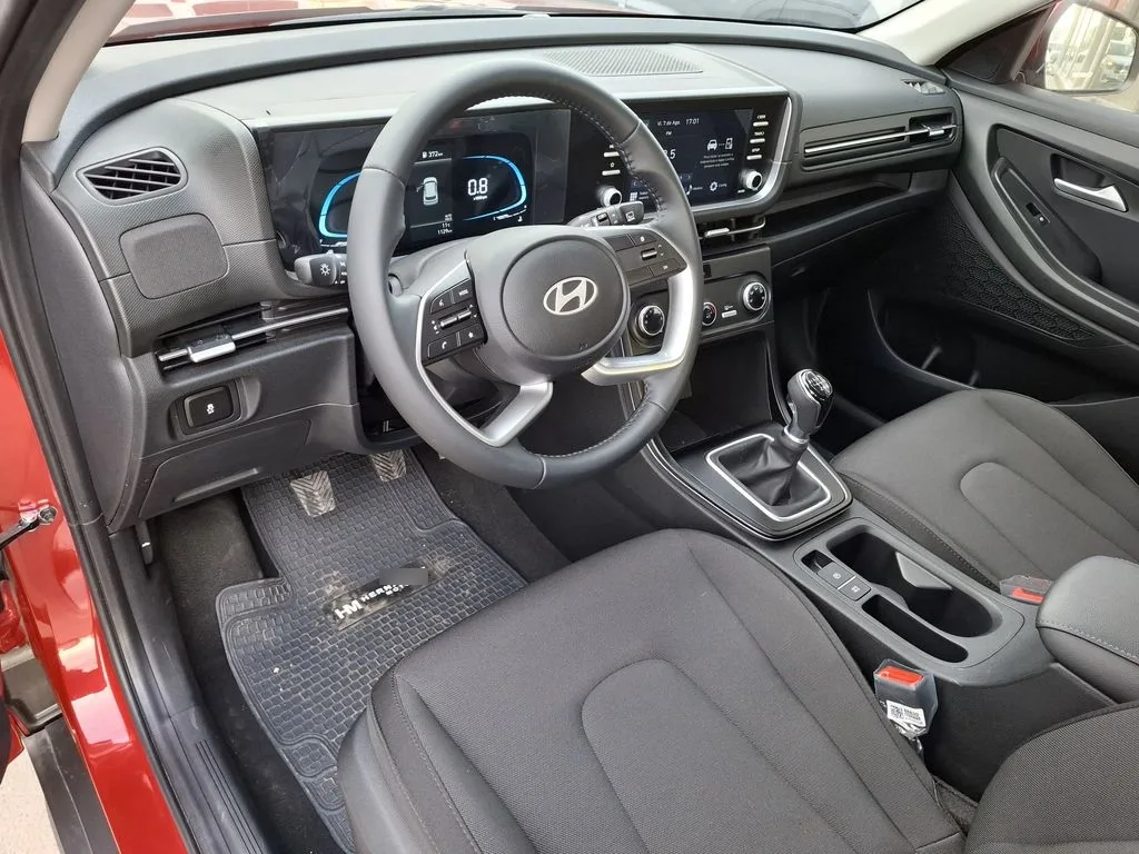 Hyundai Creta 1.5 Plus Su2i 4x2 Mt 5p año 2026