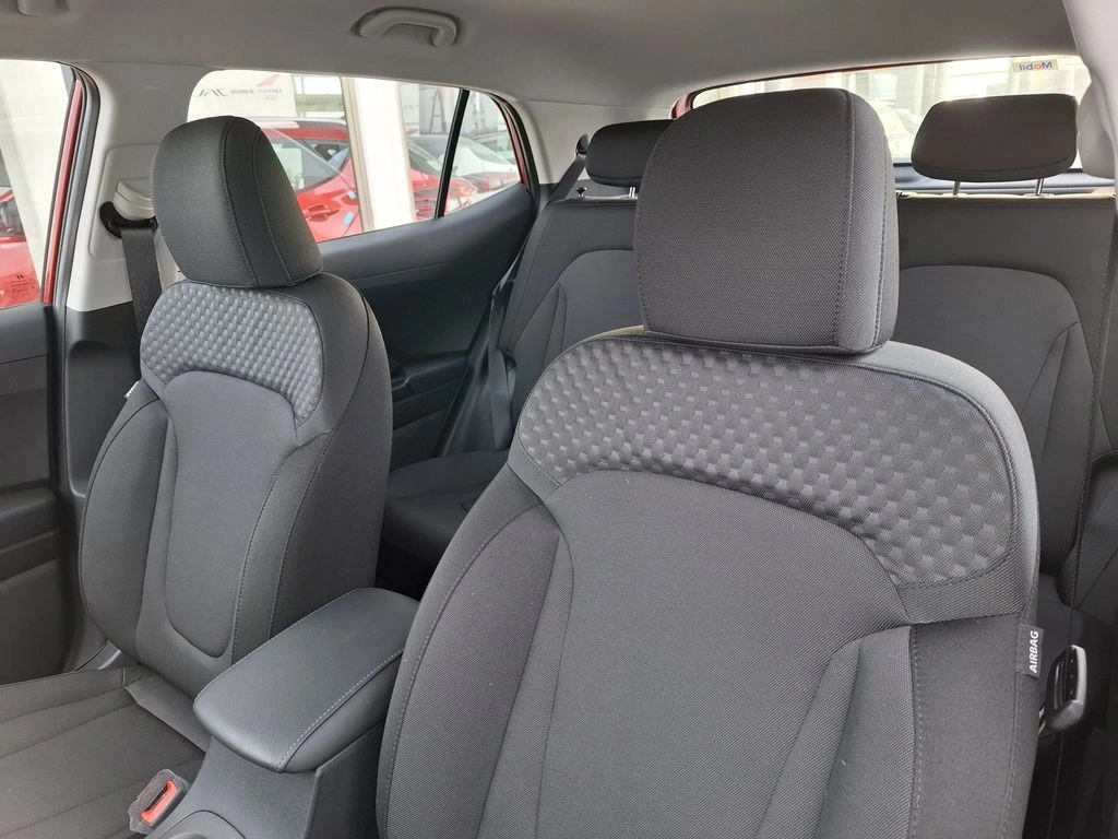 Hyundai Creta 1.5 Plus Su2i 4x2 Mt 5p año 2026