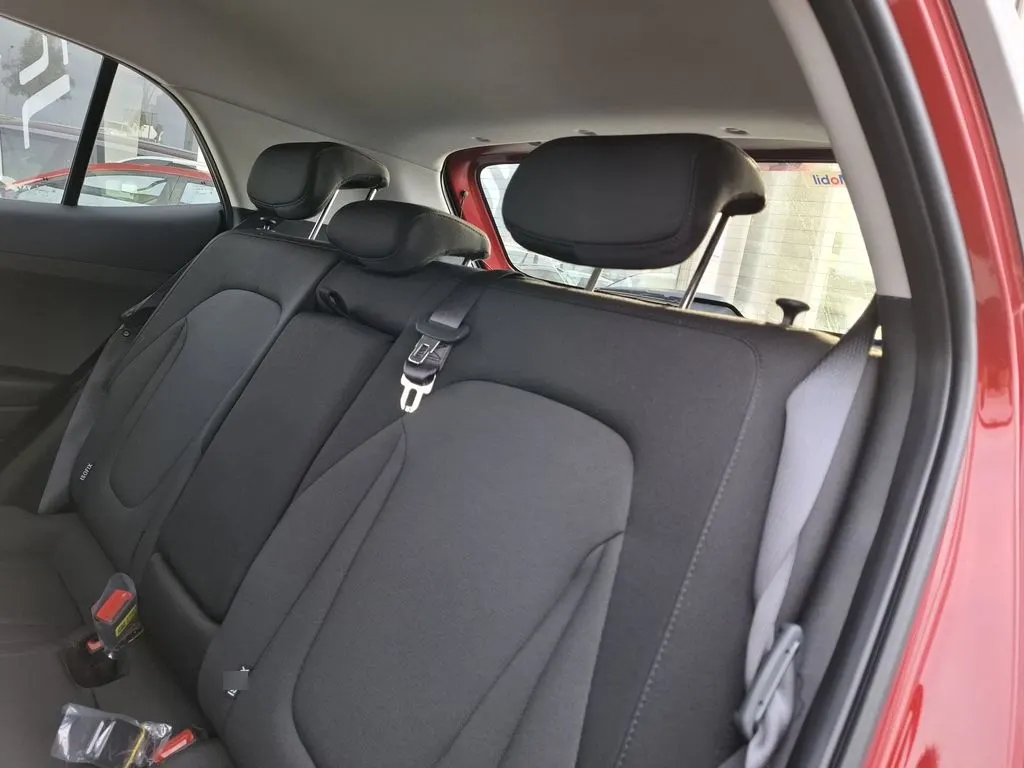 Hyundai Creta 1.5 Plus Su2i 4x2 Mt 5p año 2026
