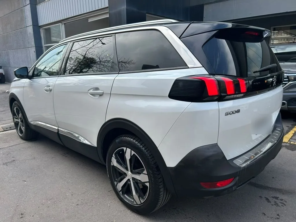 Peugeot 5008 1.6 Allure 4x2 Thp 165 Eat6 5p año 2020