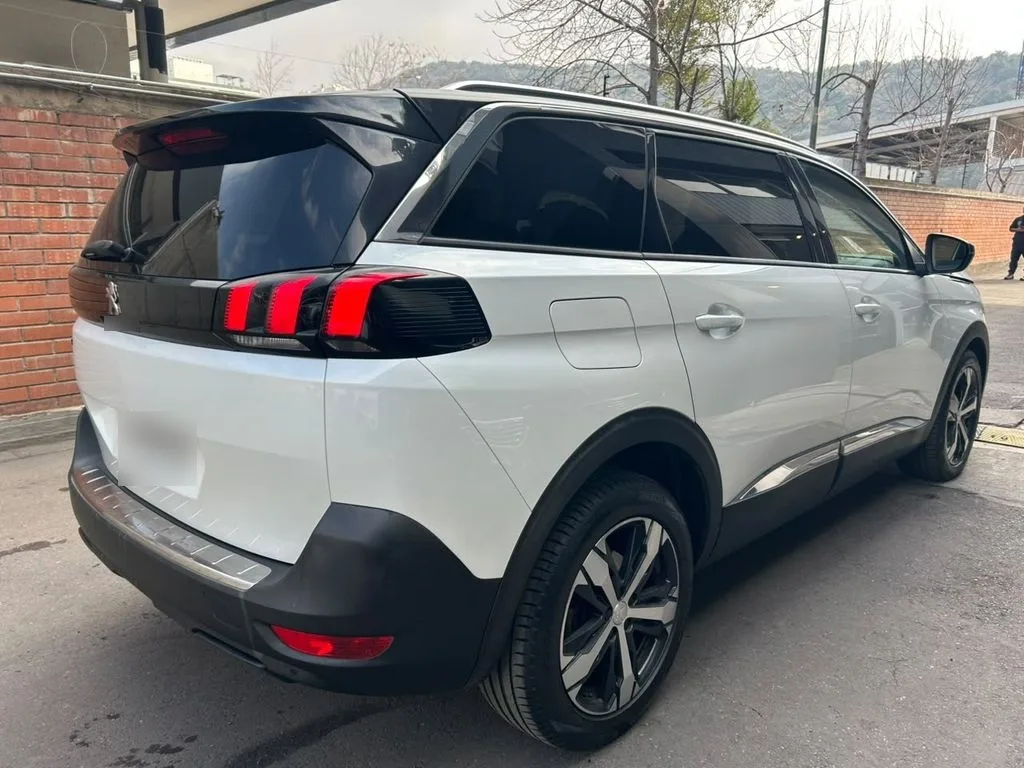 Peugeot 5008 1.6 Allure 4x2 Thp 165 Eat6 5p año 2020