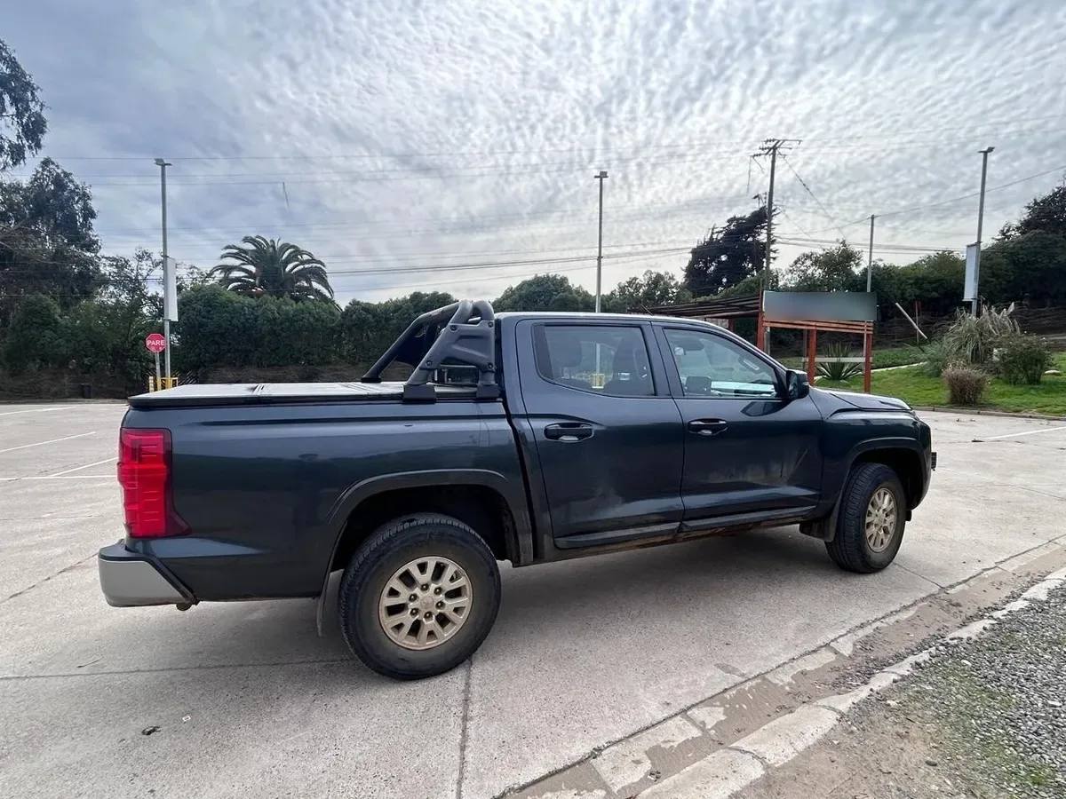 Mitsubishi L200 2.4 Katana Xr Mt 4x2 Diesel año 2025