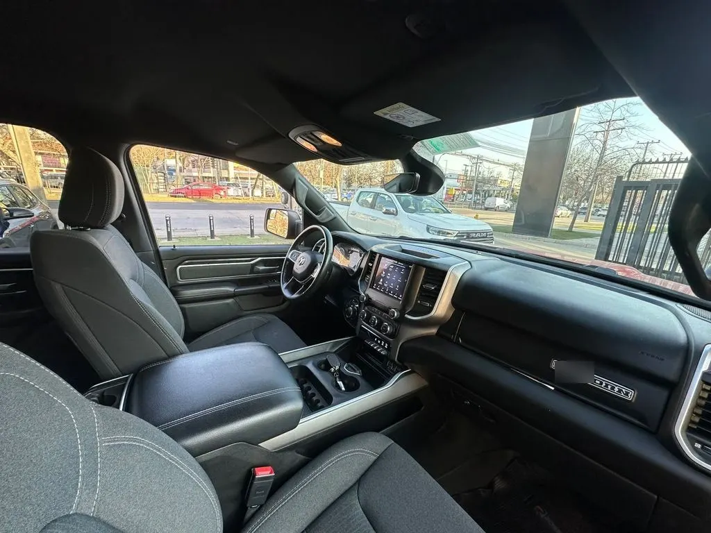 Ram 1500 Big Horn Crew Cab 4x4 3.6 Aut año 2022