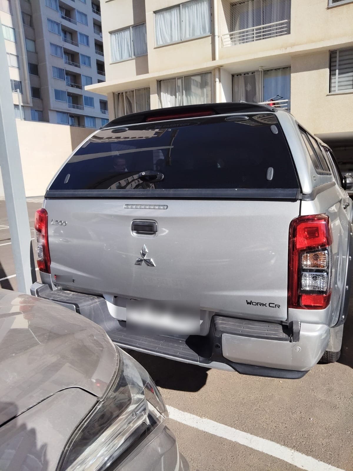 MITSUBISHI L200 2.4 Td Dakar Crs Hp At 4x4 Diesel año 2022