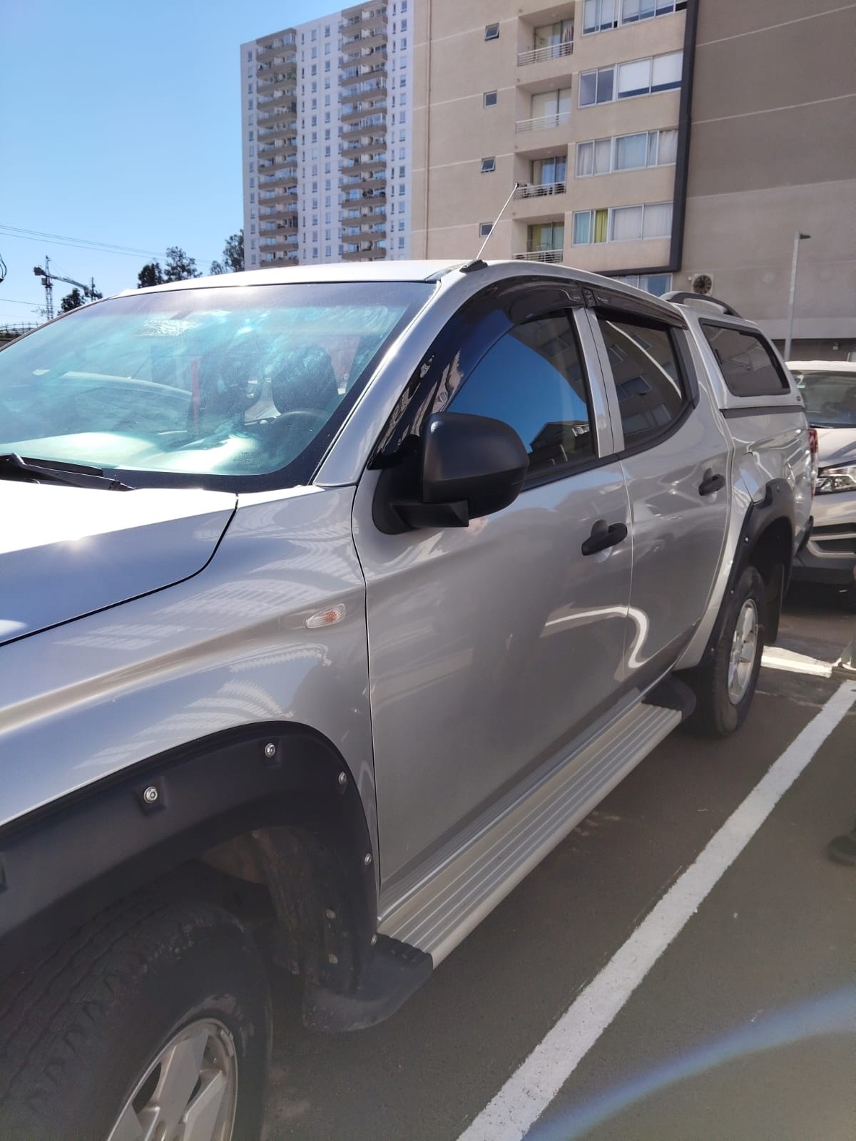 MITSUBISHI L200 2.4 Td Dakar Crs Hp At 4x4 Diesel año 2022