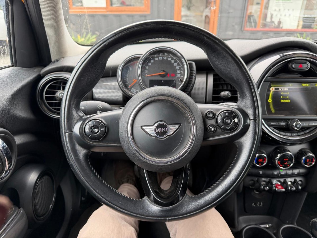 Mini Cooper F55 Cooper 1.5 6mt año 2015