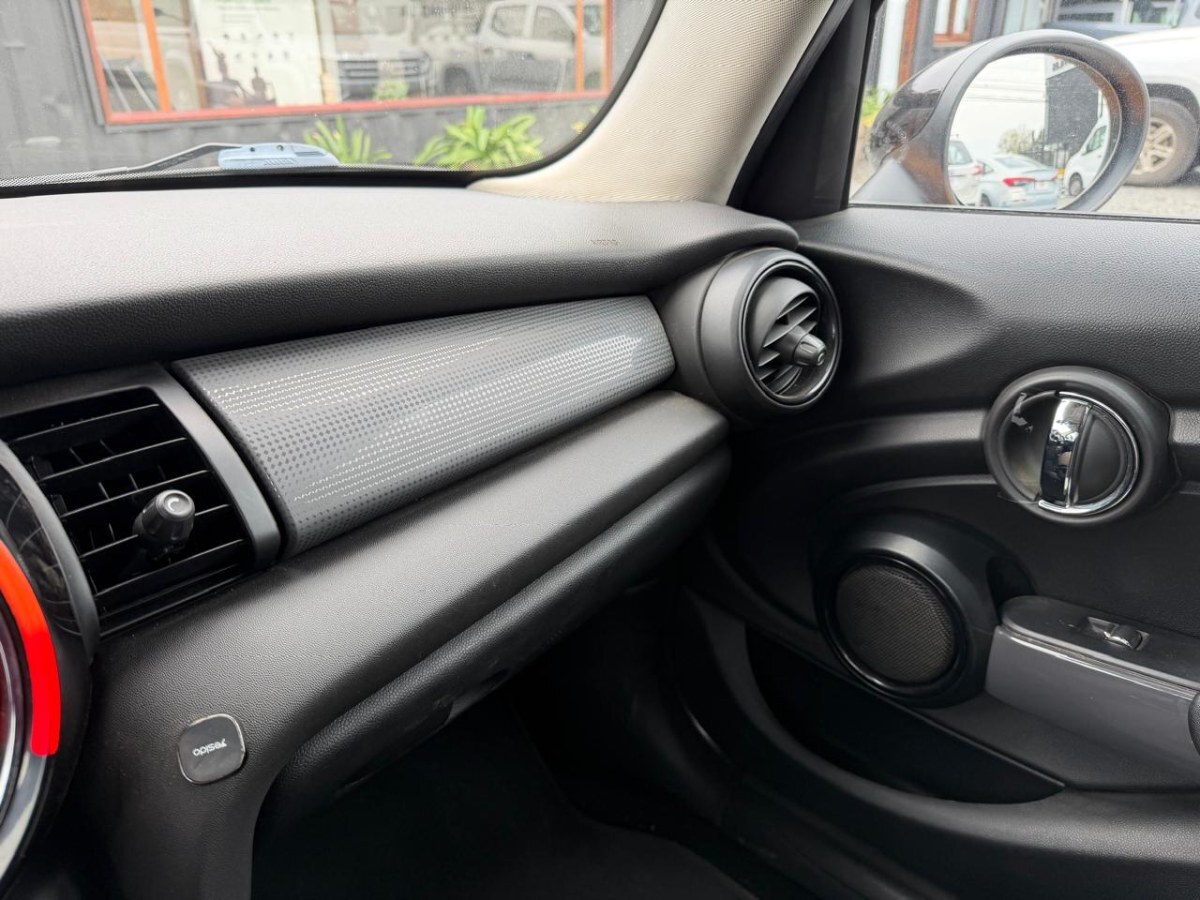 Mini Cooper F55 Cooper 1.5 6mt año 2015