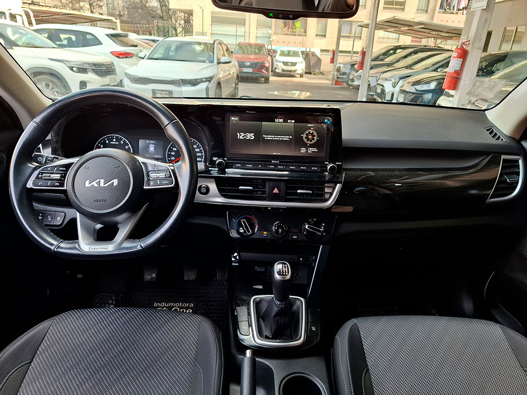 Kia Seltos Mpi 6mt 1.6 año 2022