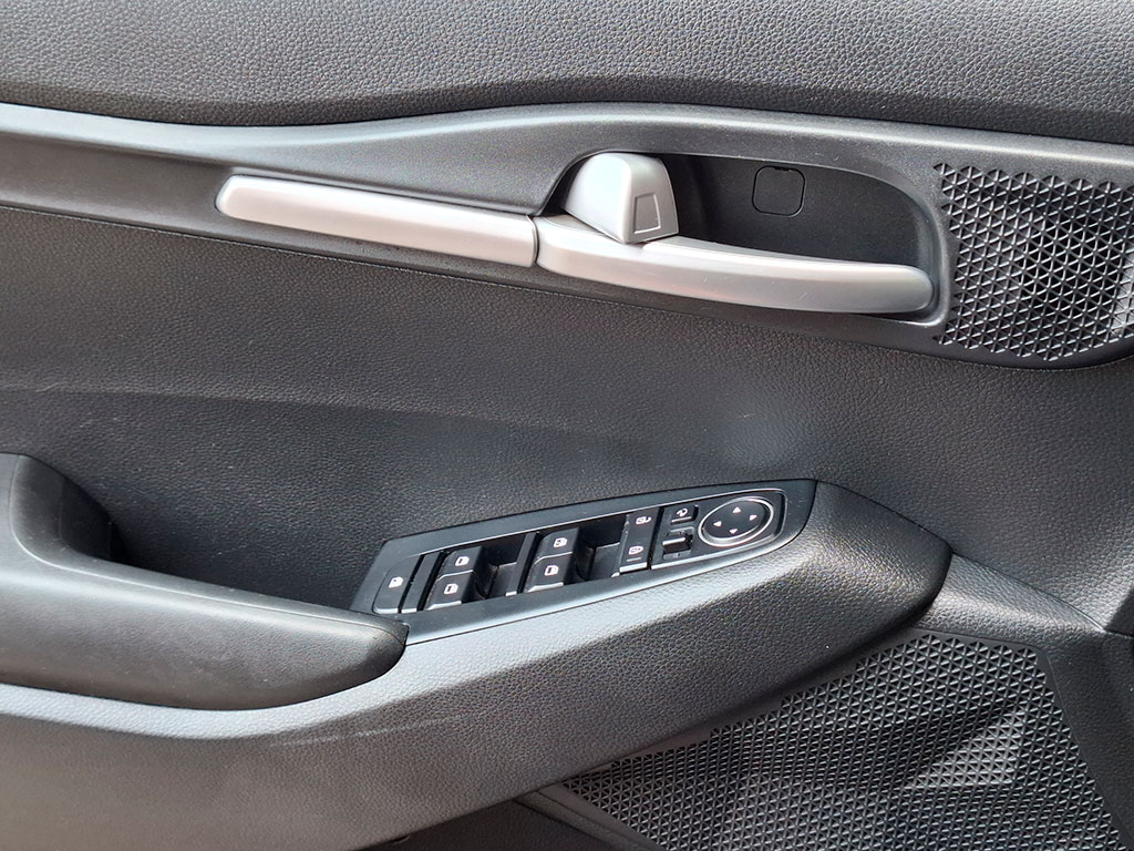 Kia Seltos Mpi 6mt 1.6 año 2022