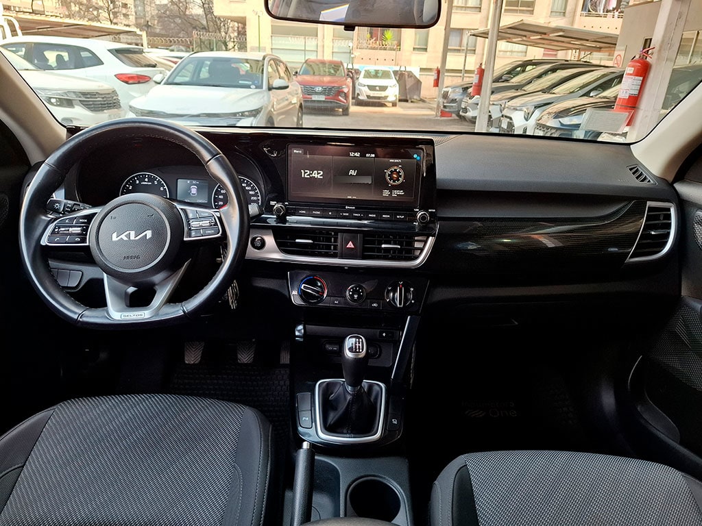Kia Seltos Mpi 6mt 1.6 año 2022