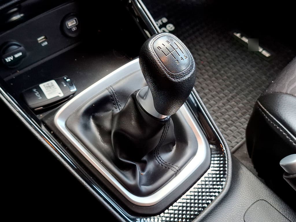 Kia Sonet Ex 1.5l 6mt Ri Full año 2024
