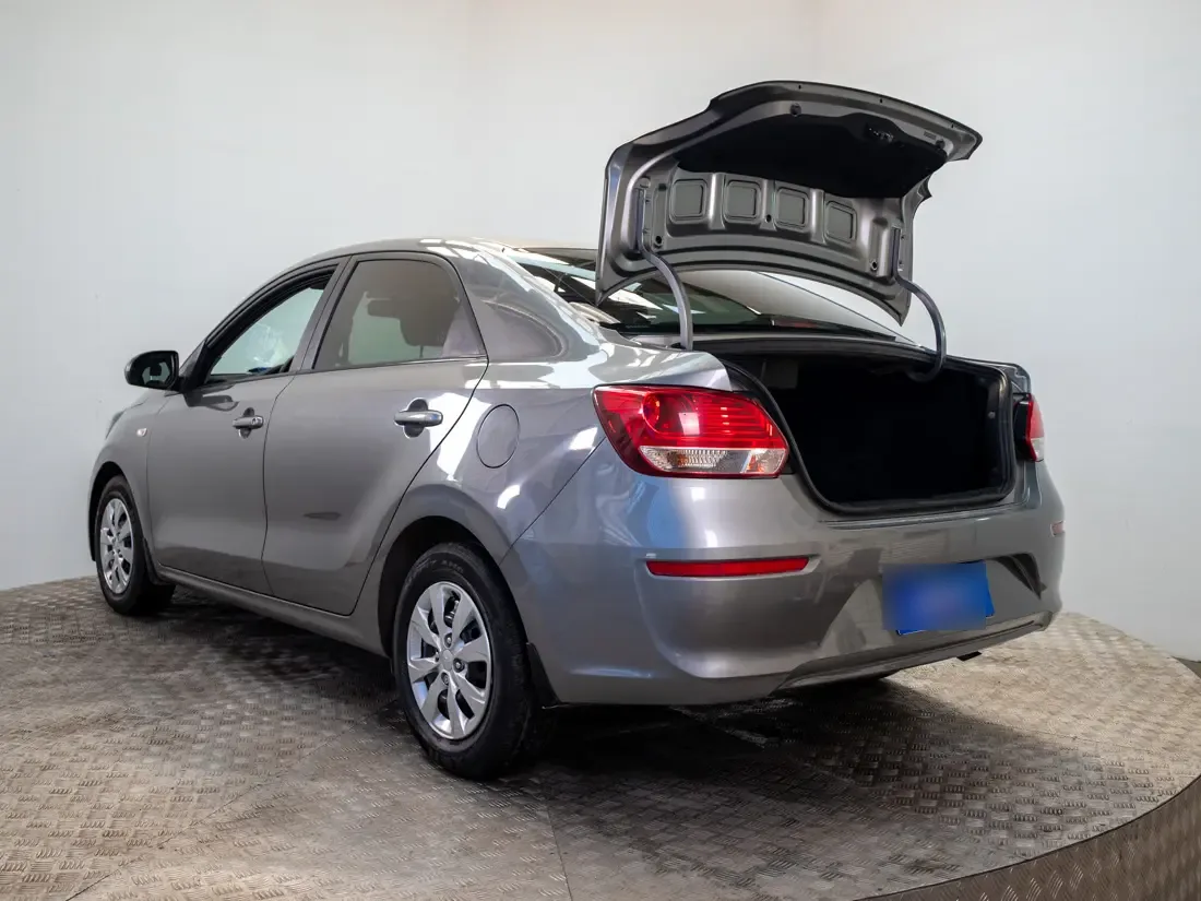 Kia Soluto 1.4 Lx Ac Mt año 2023