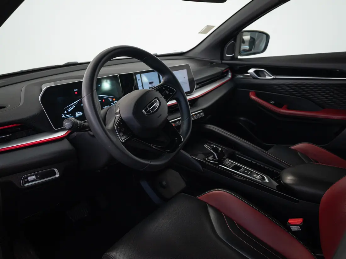 Geely Coolray 1.5 Comfort 7dct At año 2024