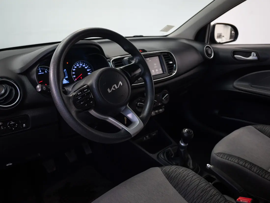 Kia Soluto 1.4 Lx Ac Mt año 2023