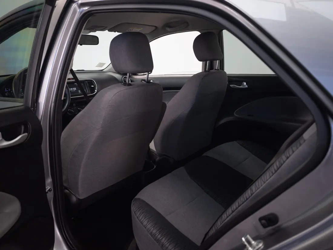 Kia Soluto 1.4 Lx Ac Mt año 2023