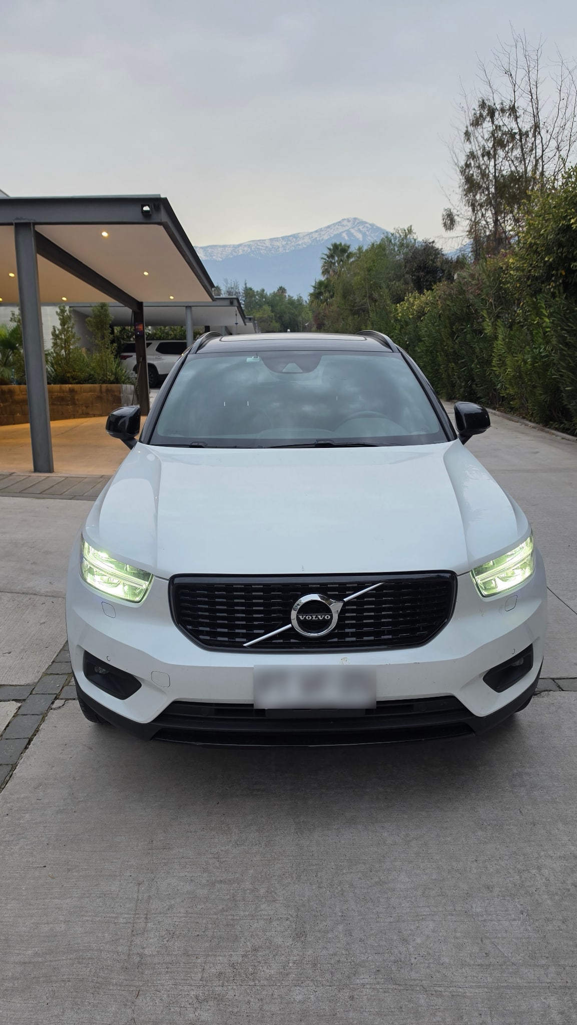 VOLVO XC40 1.5 T5 Hybrid R-Design At Hibrido año 2021