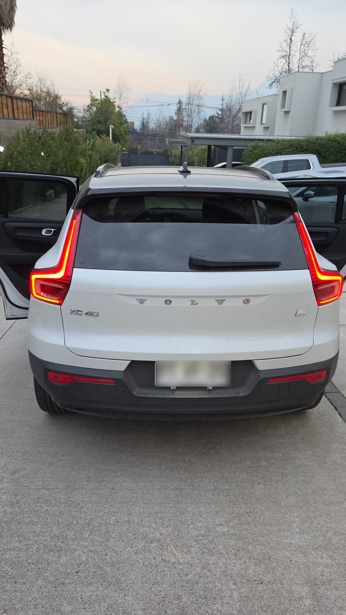 VOLVO XC40 1.5 T5 Hybrid R-Design At Hibrido año 2021