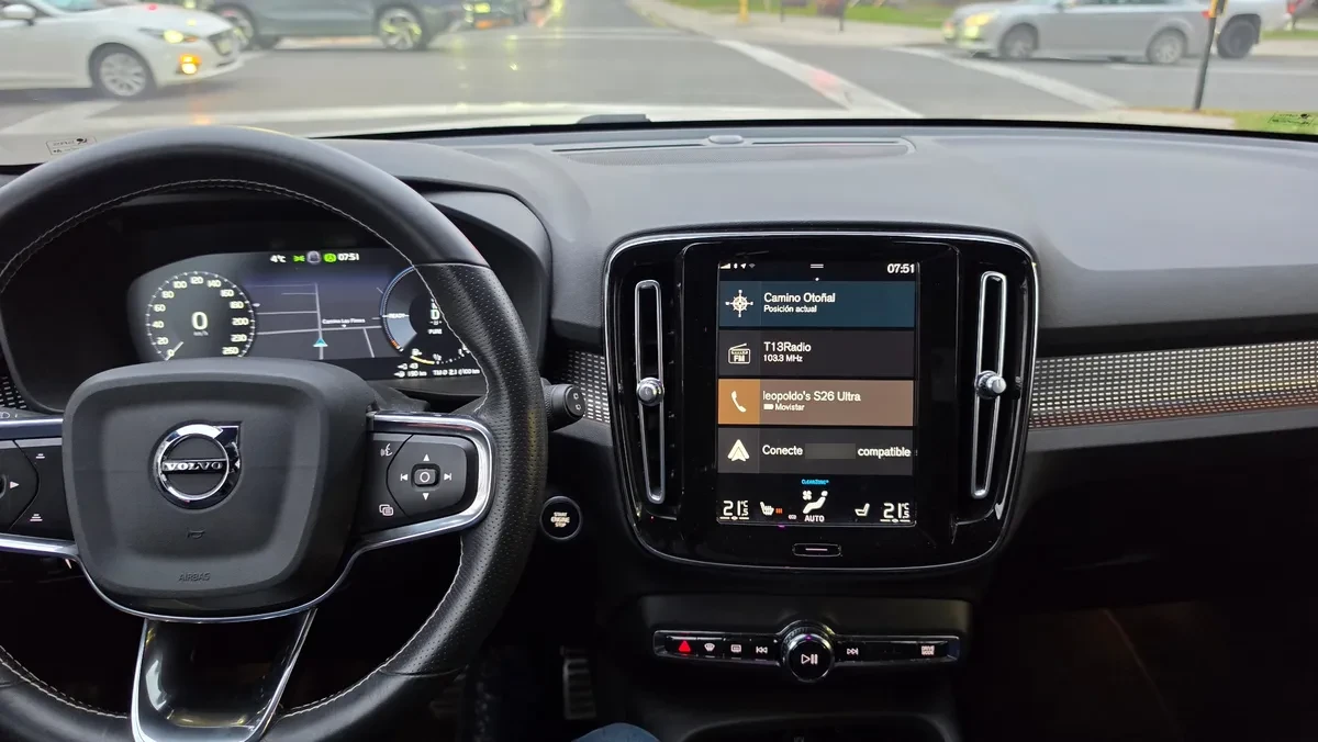 VOLVO XC40 1.5 T5 Hybrid R-Design At Hibrido año 2021