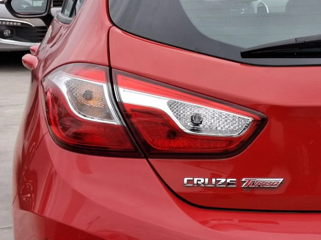 Chevrolet Cruze 1.4 Lt 4x2 Hb At 5p año 2018