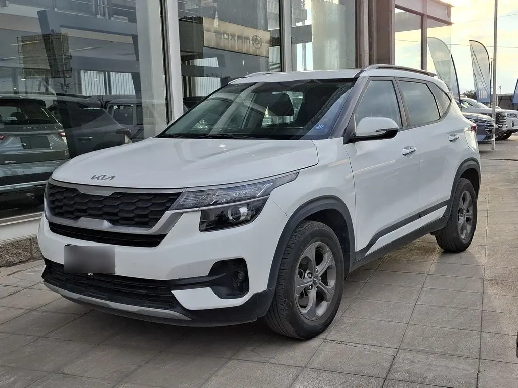 Kia Seltos 1.6 Ex 4x2 6mt 5p año 2023
