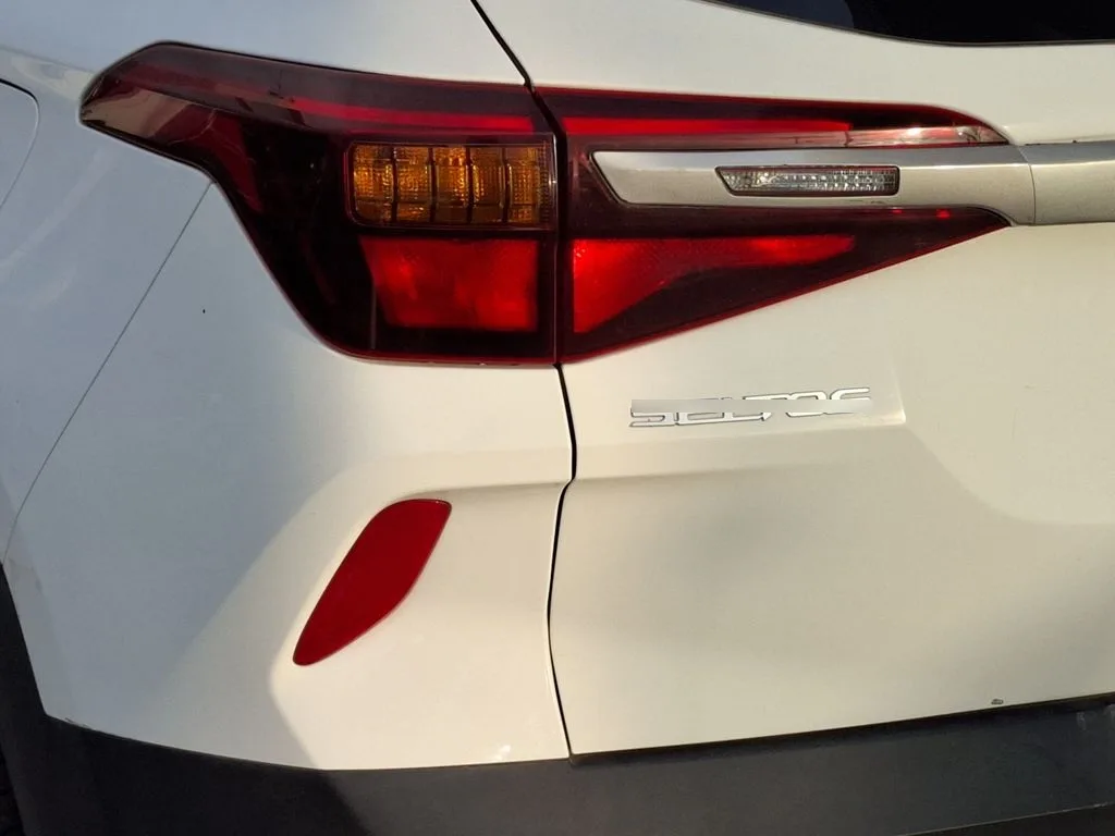 Kia Seltos 1.6 Ex 4x2 6mt 5p año 2023