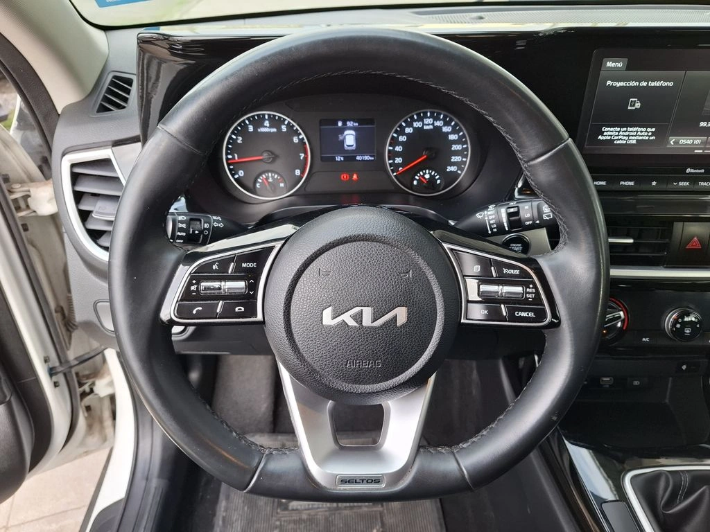 Kia Seltos 1.6 Ex 4x2 6mt 5p año 2023