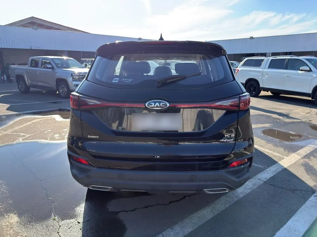 JAC Js8 1.5 Luxury Se 4x2 6mt 5p año 2023