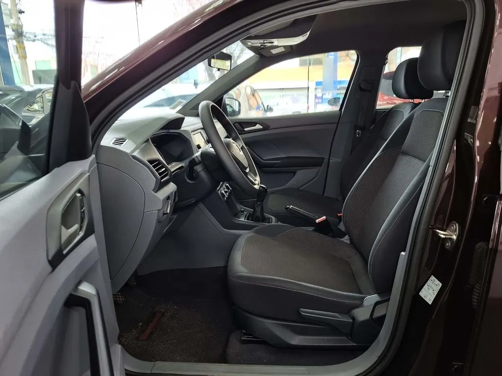 Volkswagen T-Cross 1.6 Msi Comfortline 4x2 Mt5 5p año 2021