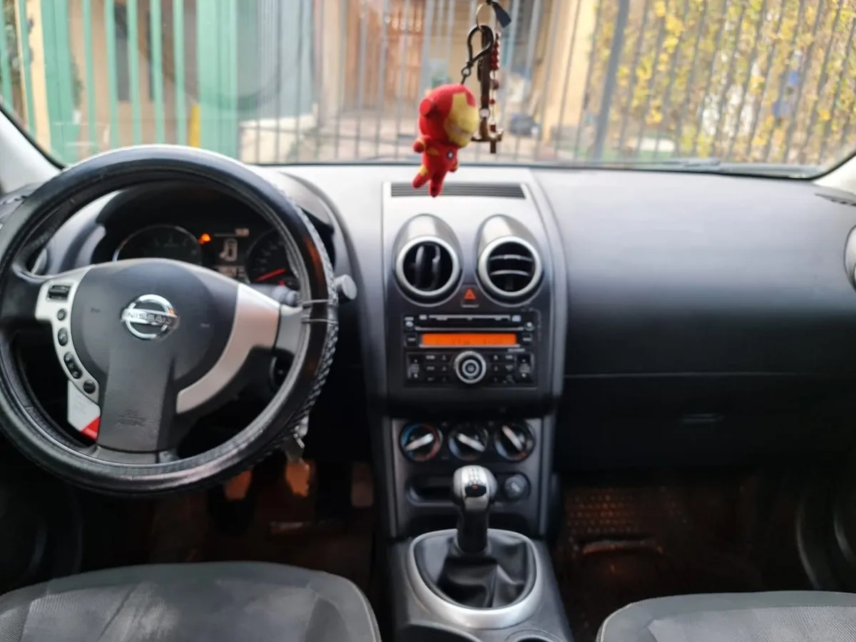 Nissan Qashqai 1.6 Ac 5mt 4x2 año 2011