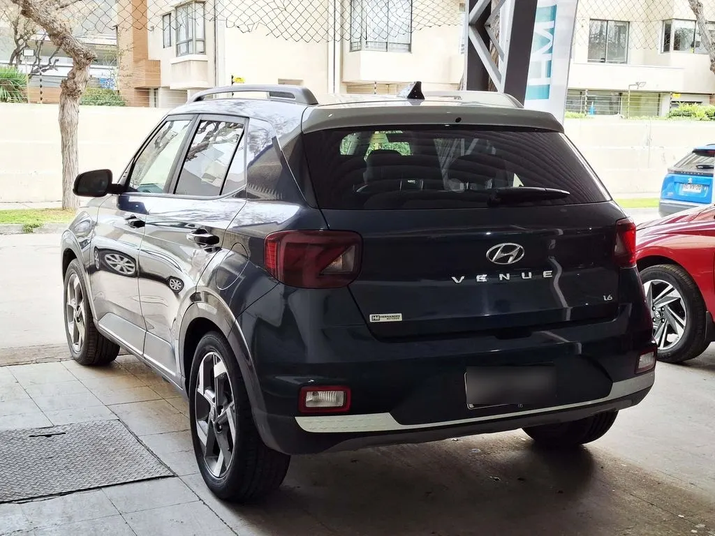 Hyundai Venue 1.6 Qx Premium 4x2 At 5p año 2023