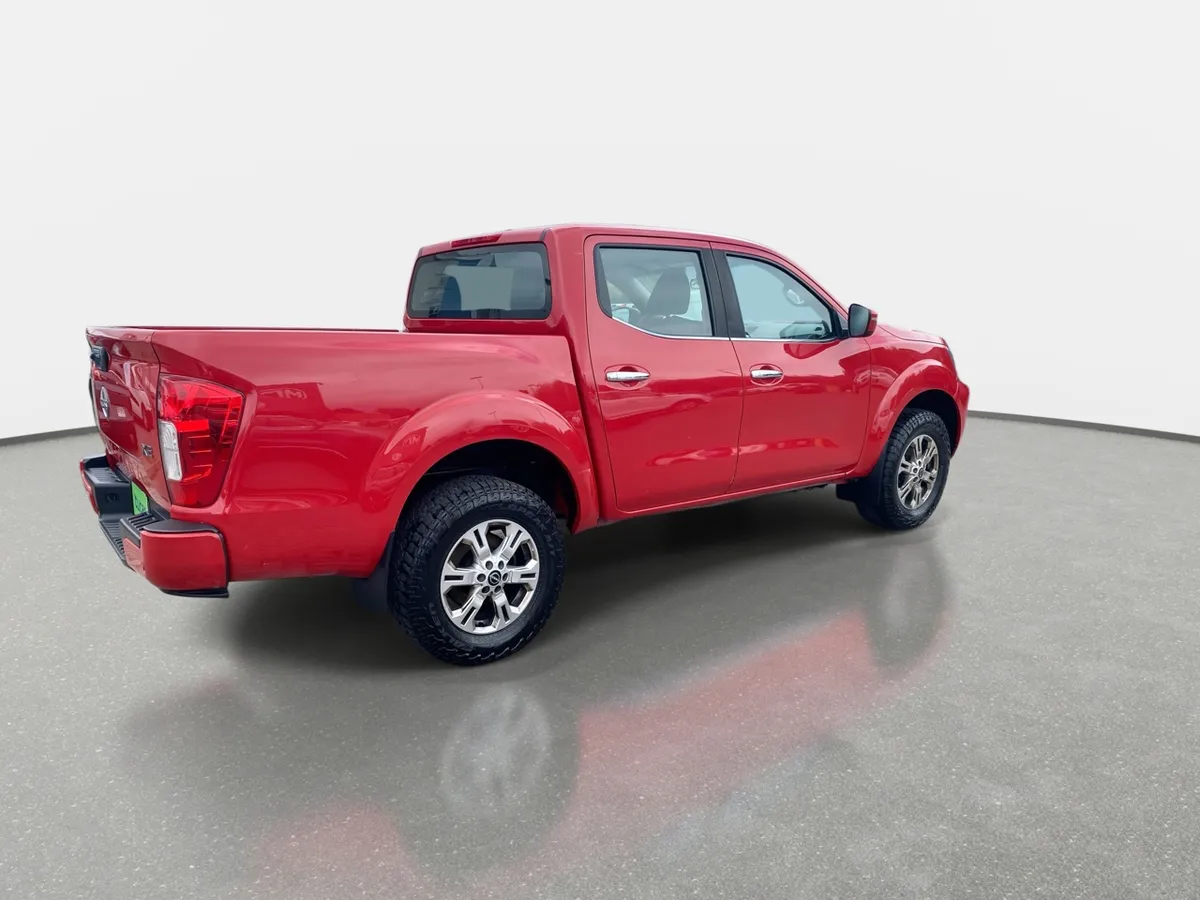 Nissan Navara 2.3d Xe Diesel 4x2 Dob.cab. Mt 4p año 2024