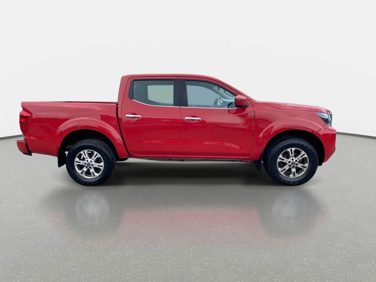 Nissan Navara 2.3d Xe Diesel 4x2 Dob.cab. Mt 4p año 2024