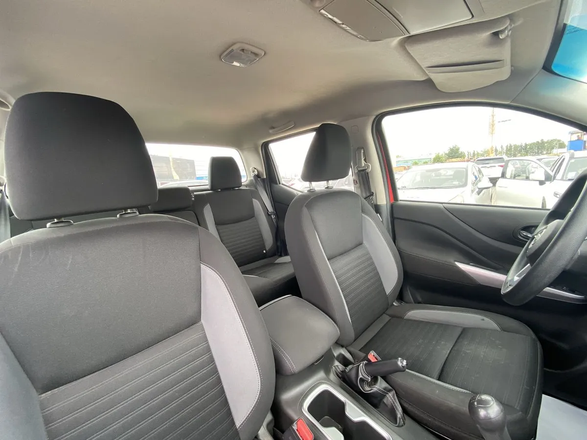 Nissan Navara 2.3d Xe Diesel 4x2 Dob.cab. Mt 4p año 2024