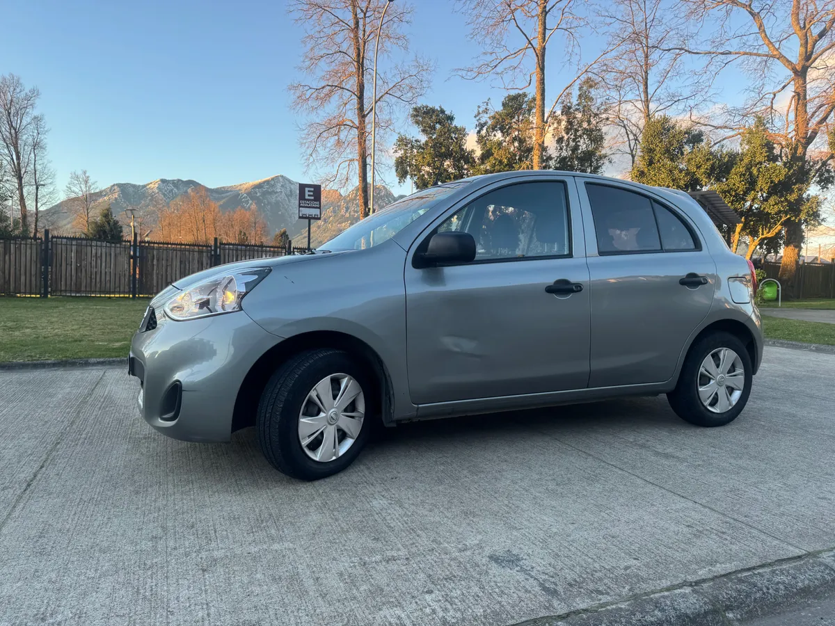 Nissan March 1.6 Sport Drive Base Mt año 2020