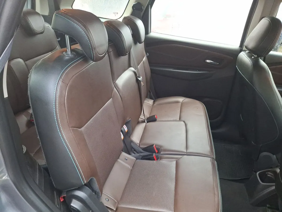 Chevrolet Spin 1.8 Premier 4x2 Mt 5p año 2021