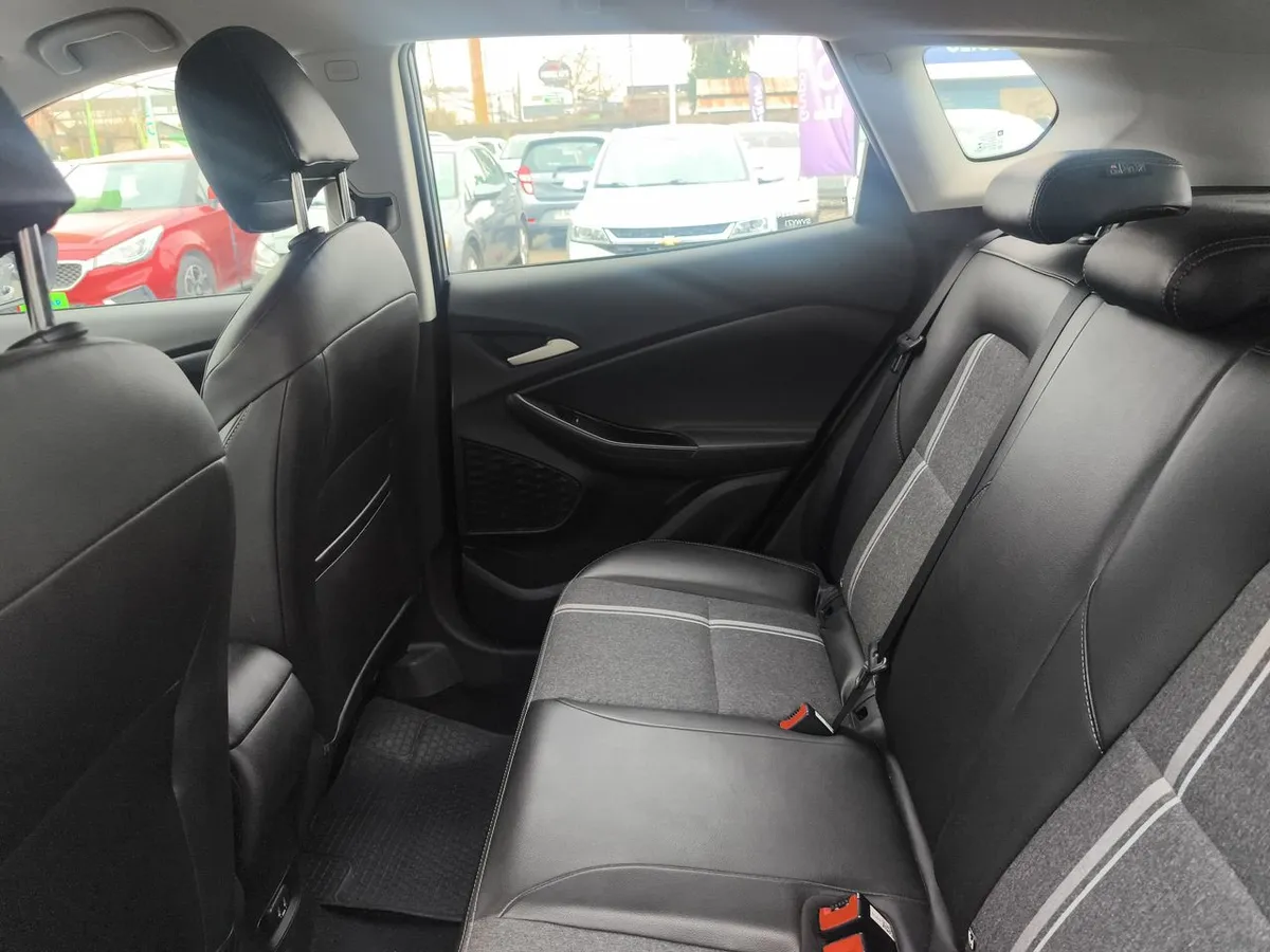 Chevrolet Tracker 1.2t Ltz Fwd At 5p año 2023