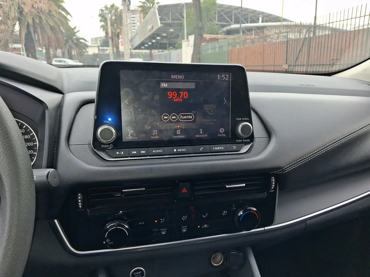 Nissan Qashqai 1.3t Sense 2wd Mt 5p año 2023