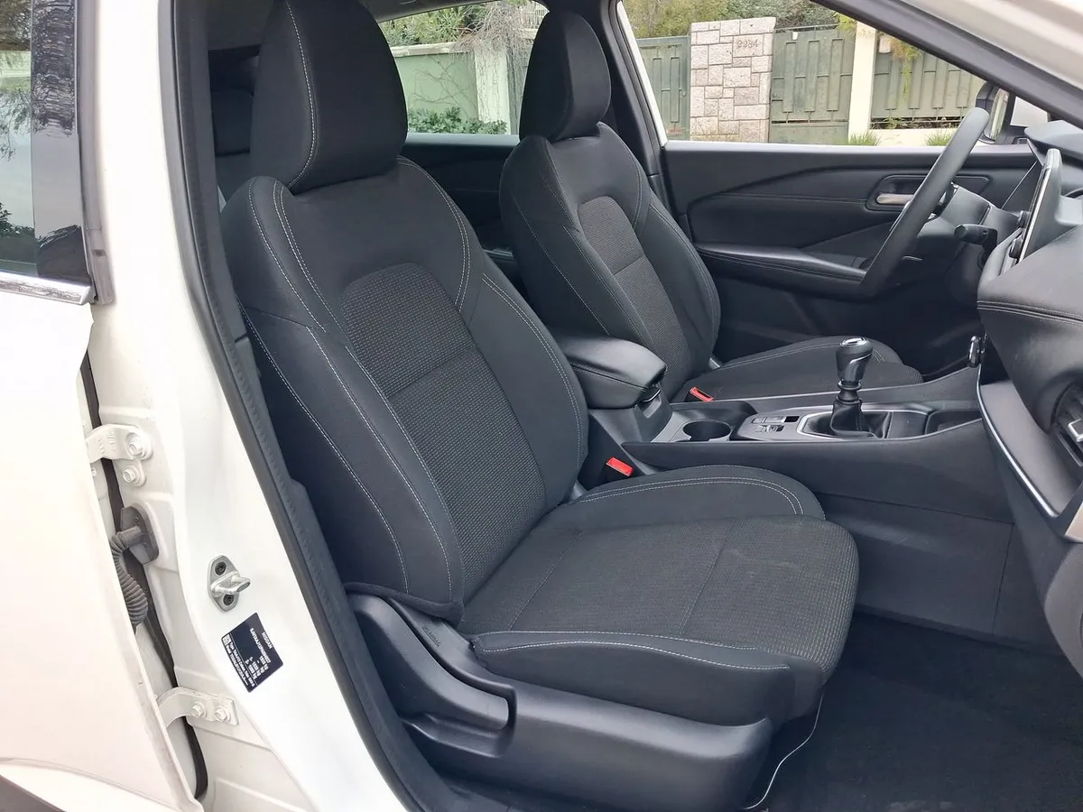 Nissan Qashqai 1.3t Sense 2wd Mt 5p año 2023