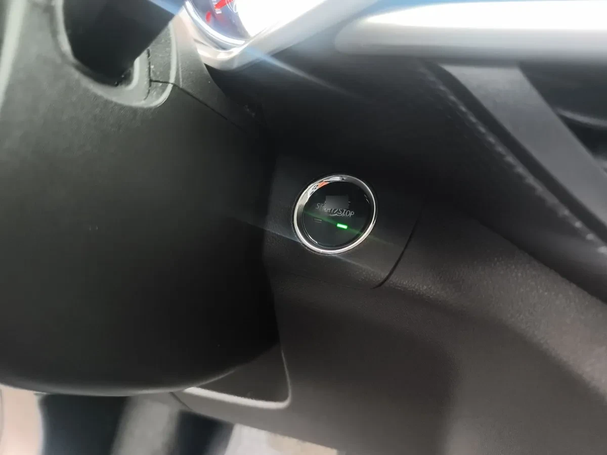 Chevrolet Tracker 1.2t Ltz Fwd At 5p año 2023